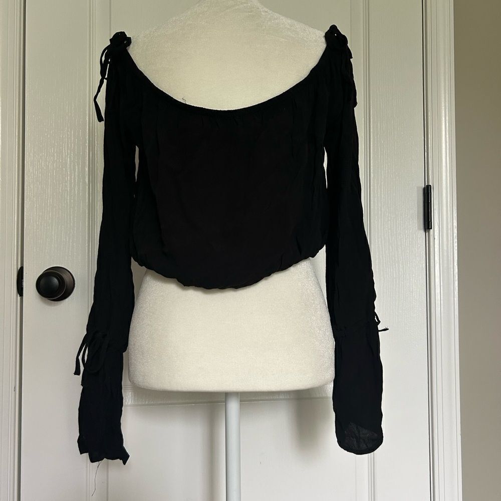 Tobi Women’s Black Off The Shoulder with Tie Straps Cropped Long Sleeved Top Med - Picture 9 of 12